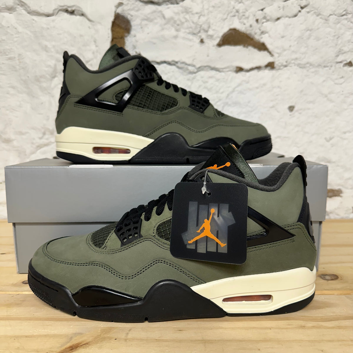 Air Jordan 4 Undefeated (2025) Sz 9.5 DS