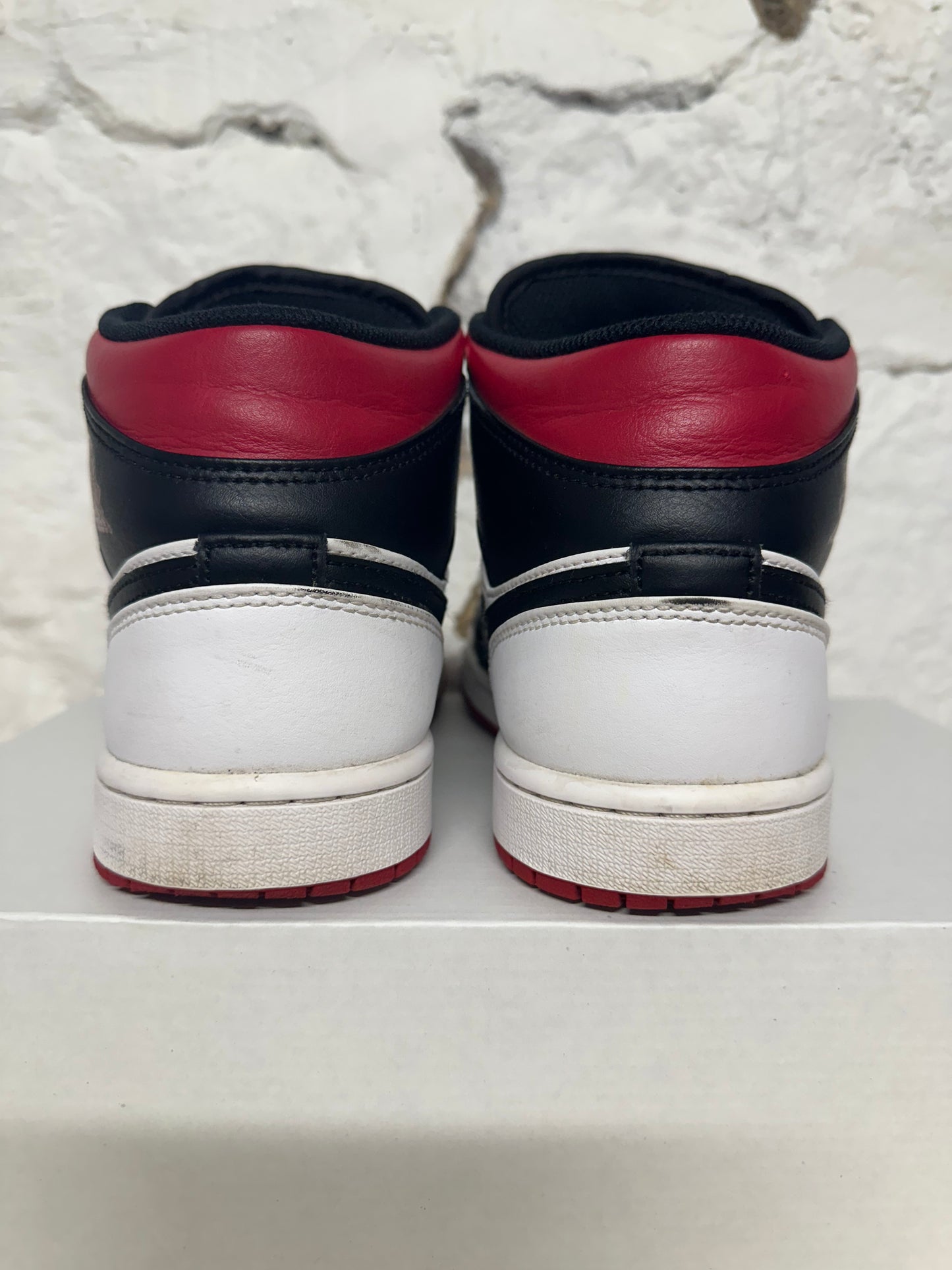 Air Jordan 1 Mid Black White Red Sz 8.5