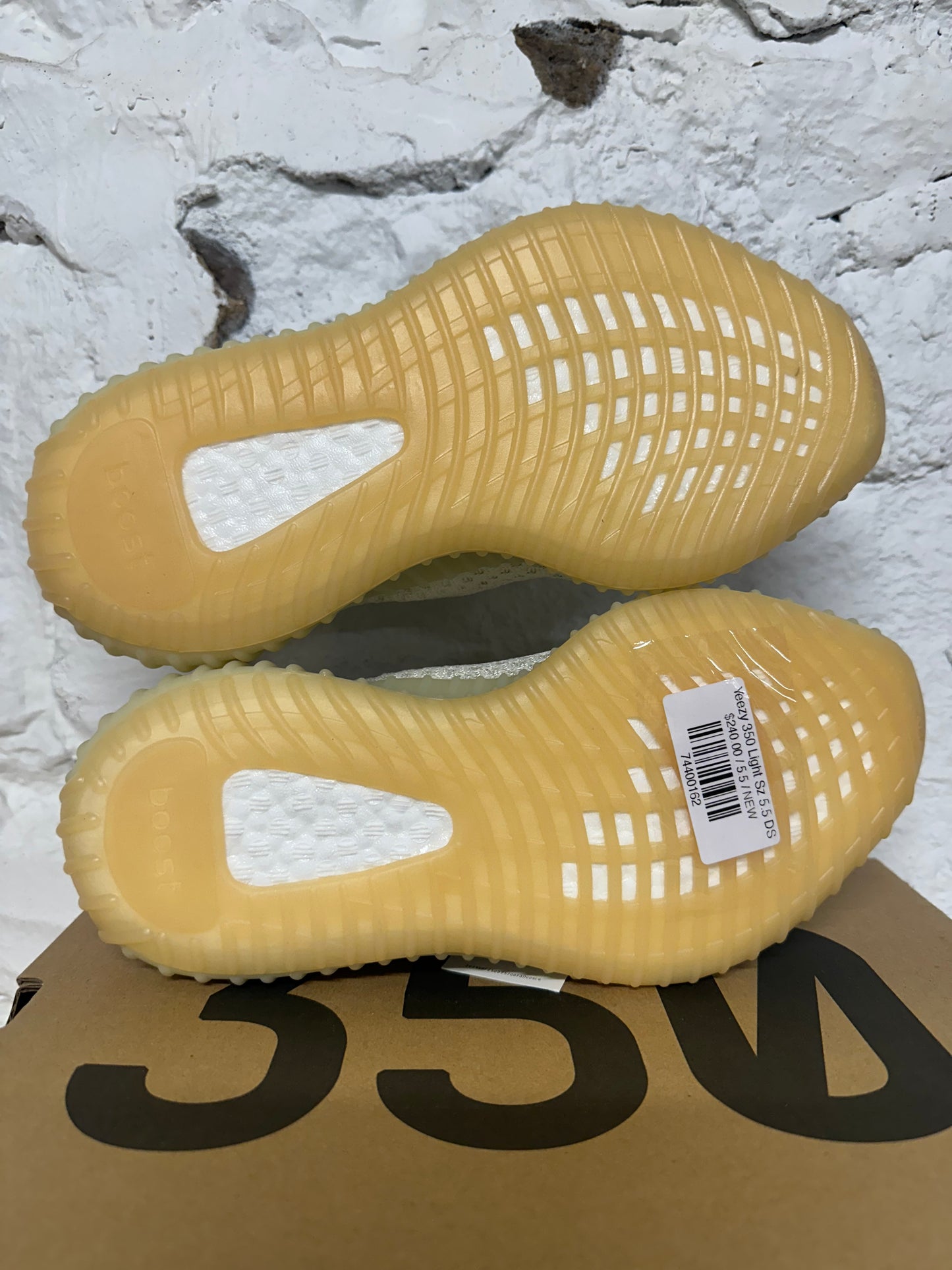 Yeezy 350 V2 Light Sz 5.5 DS
