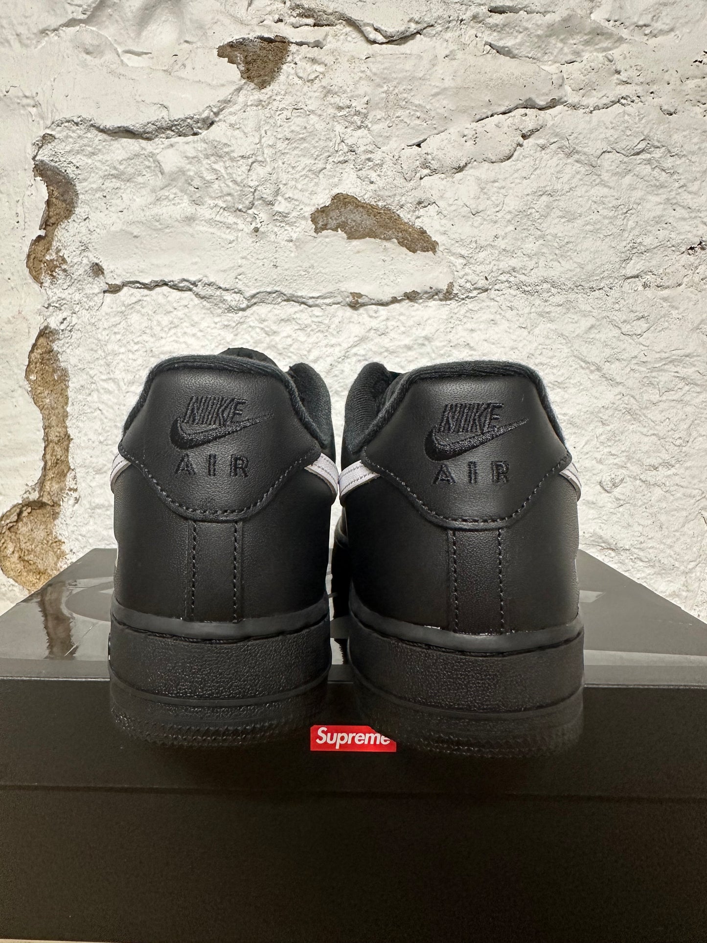 Nike Air Force 1 Low Supreme Black White Sz 7.5 DS