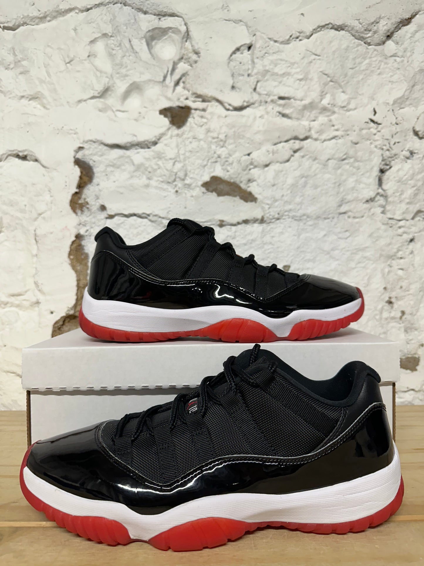 Air Jordan 11 Low Bred Sz 10.5