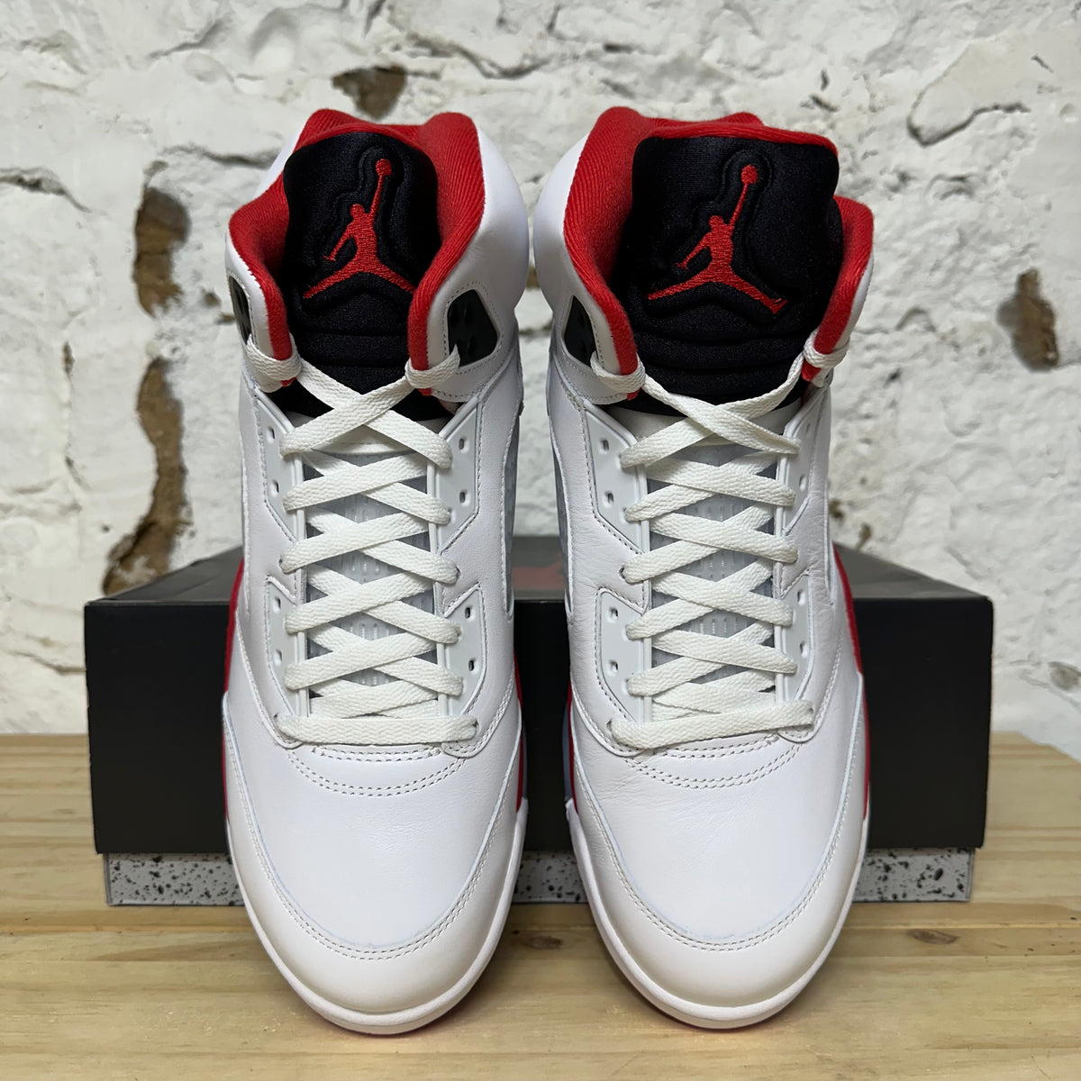 Air Jordan 5 Fire Red Black Tongue (2025) Sz 13 DS
