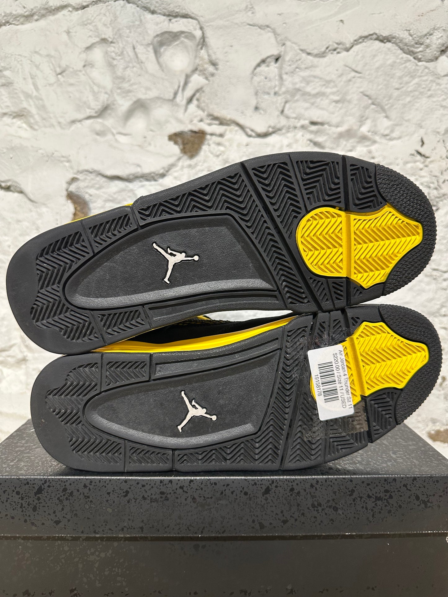 Air Jordan 4 Thunder Sz 11