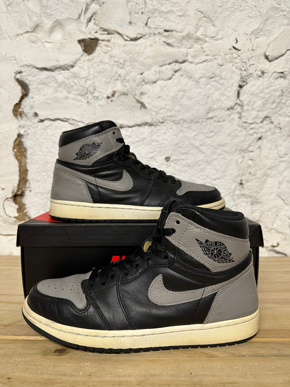 Air Jordan 1 High Shadow Sz 8.5