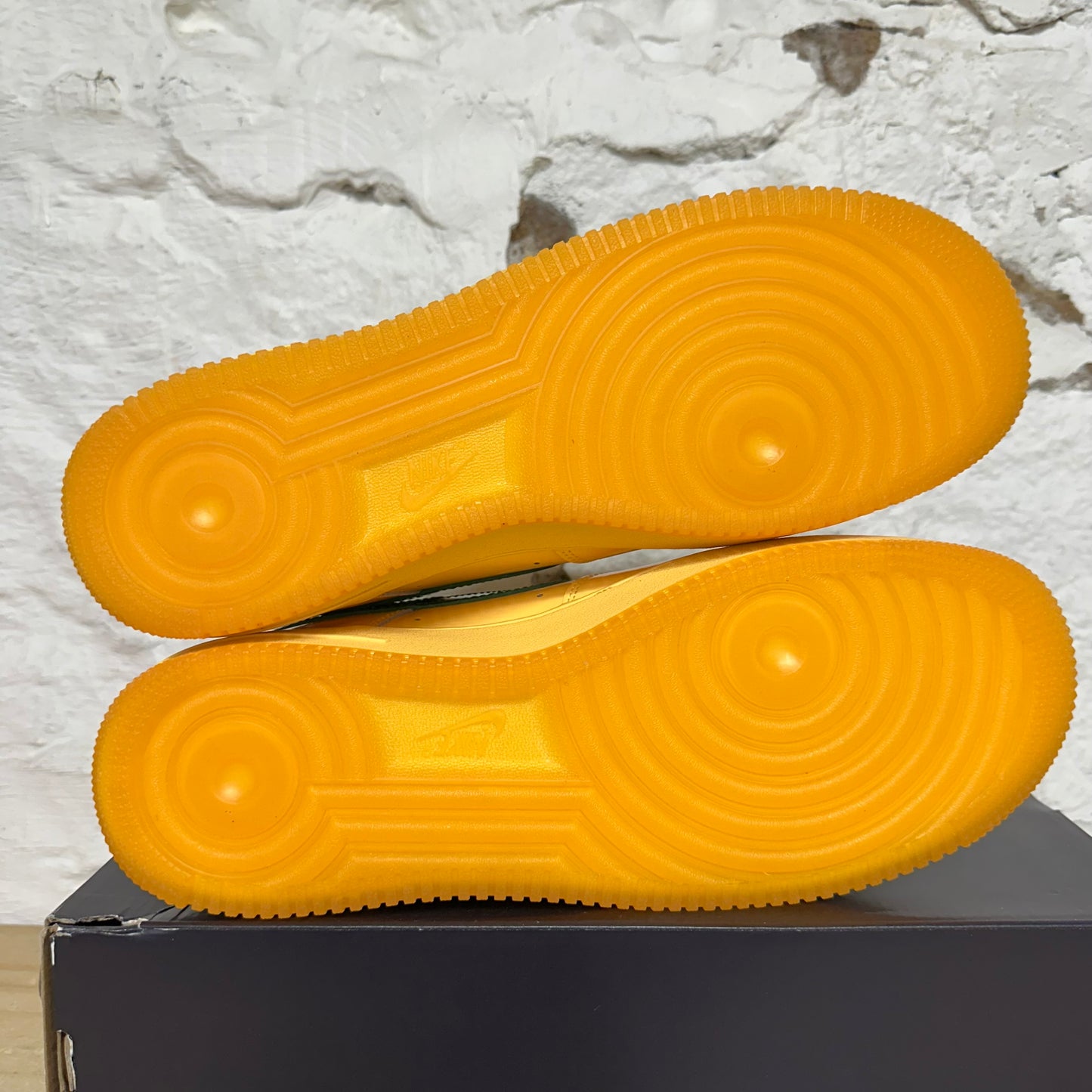 Nike Air Force 1 Low Patent Leather Topaz Gold Pine Green Sz 11 DS