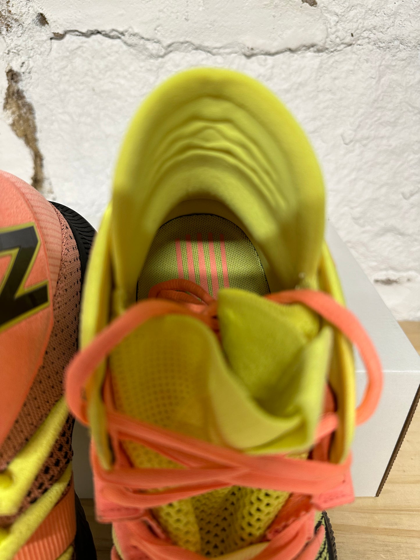 New Balance Omn1s Sunrise Sz 9.5