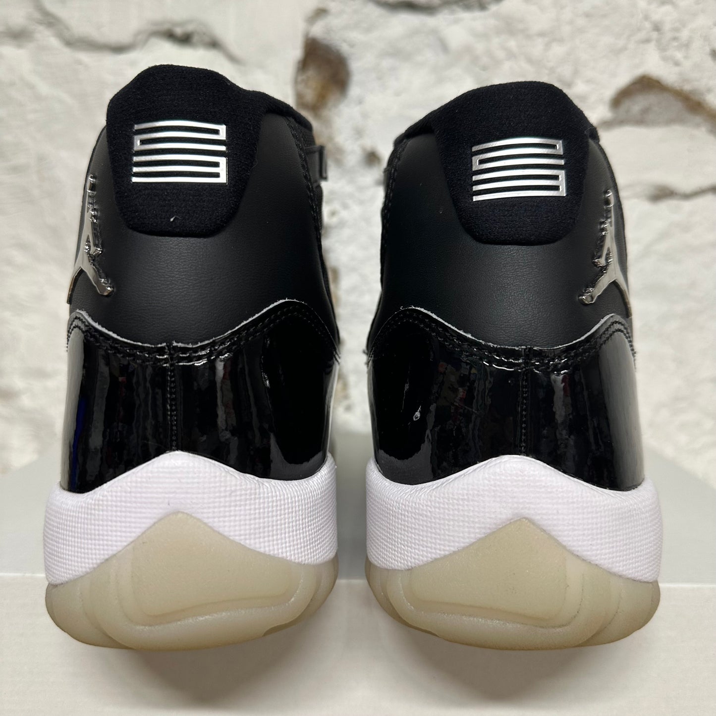 Air Jordan 11 High Jubilee Sz 9