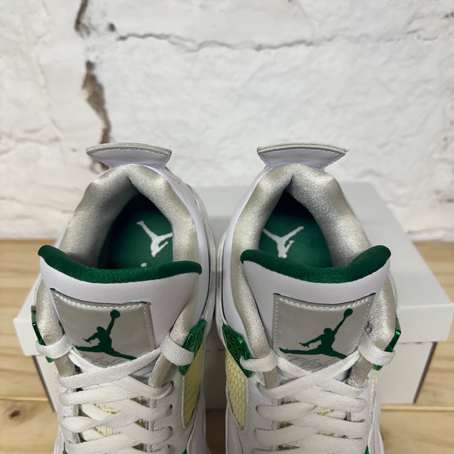 Air Jordan 4 Metallic Green Sz 10.5