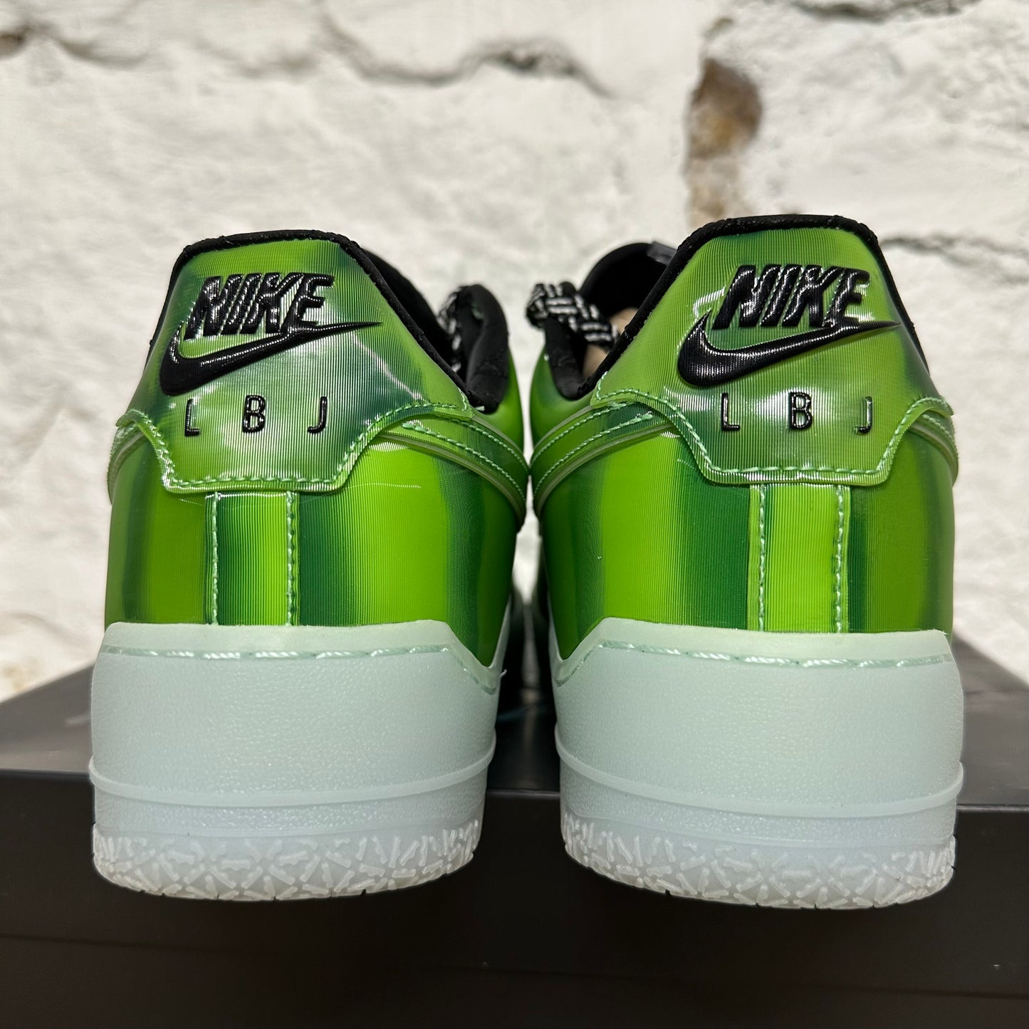 Nike Air Force 1 Low Lebron James LA Voltage Green Sz 10.5