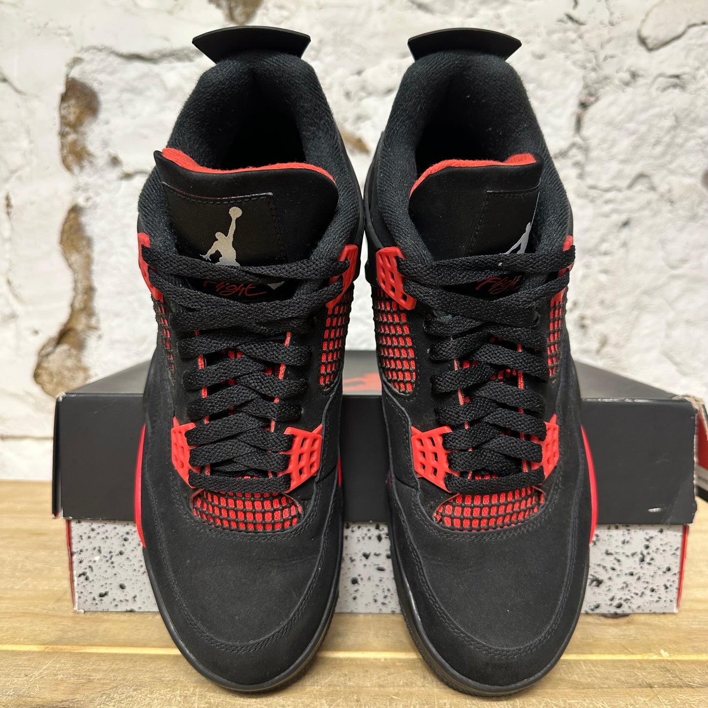 Air Jordan 4 Red Thunder Sz 9.5