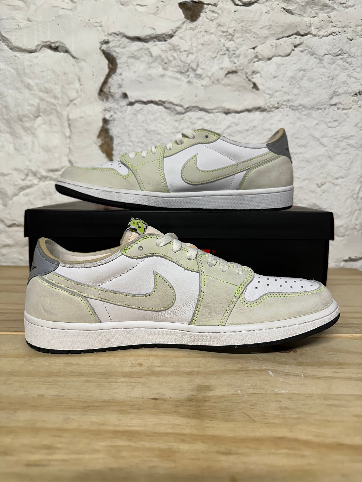 Air Jordan 1 Low Ghost Green Sz 11