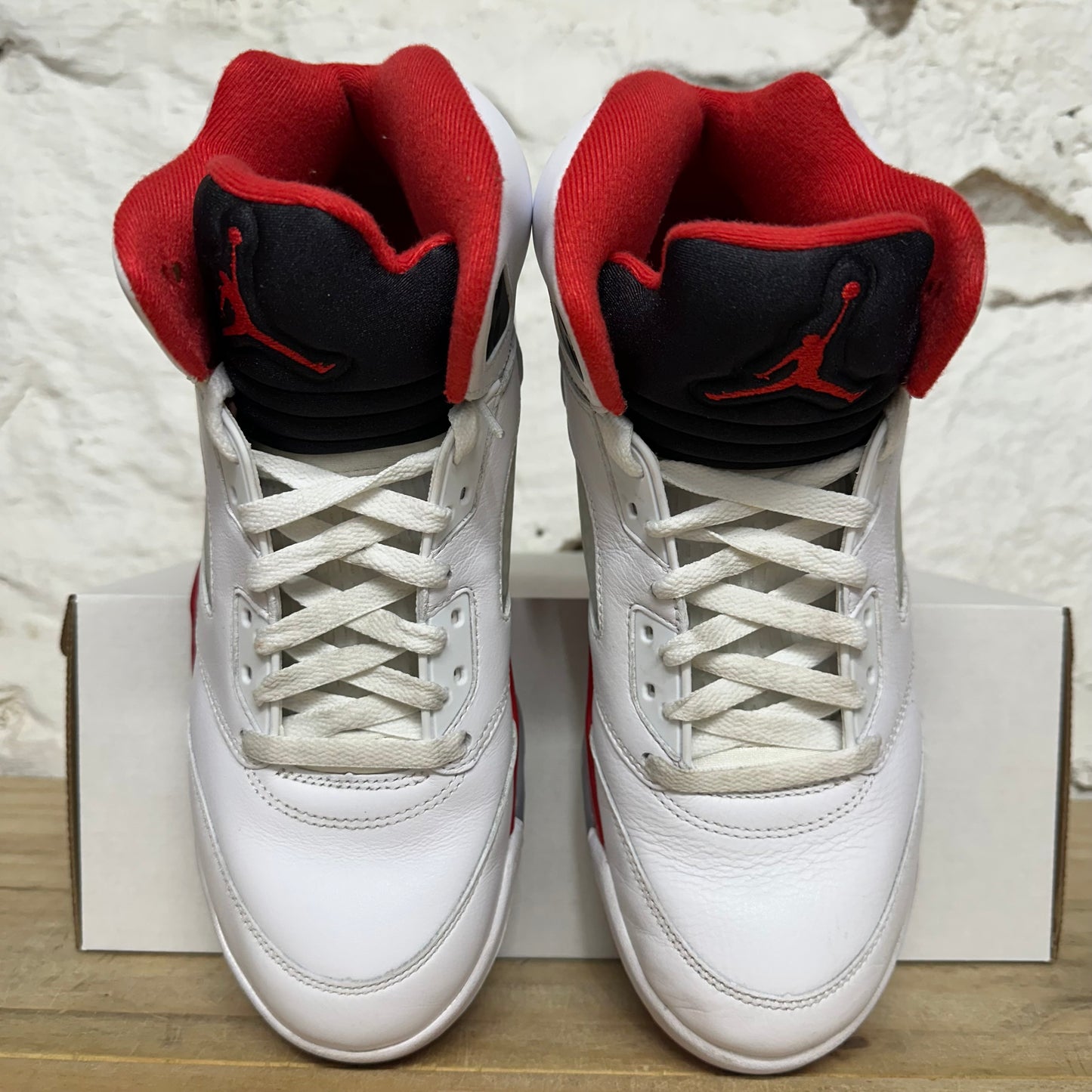 Air Jordan 5 Fire Red Black Tongue (2025) Sz 8.5