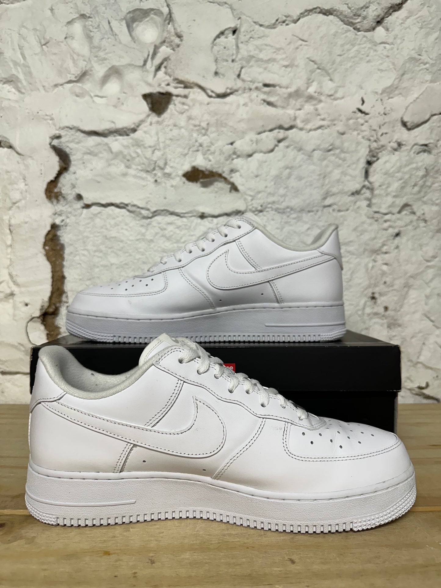 Nike Air Force 1 Low Supreme White Sz 11