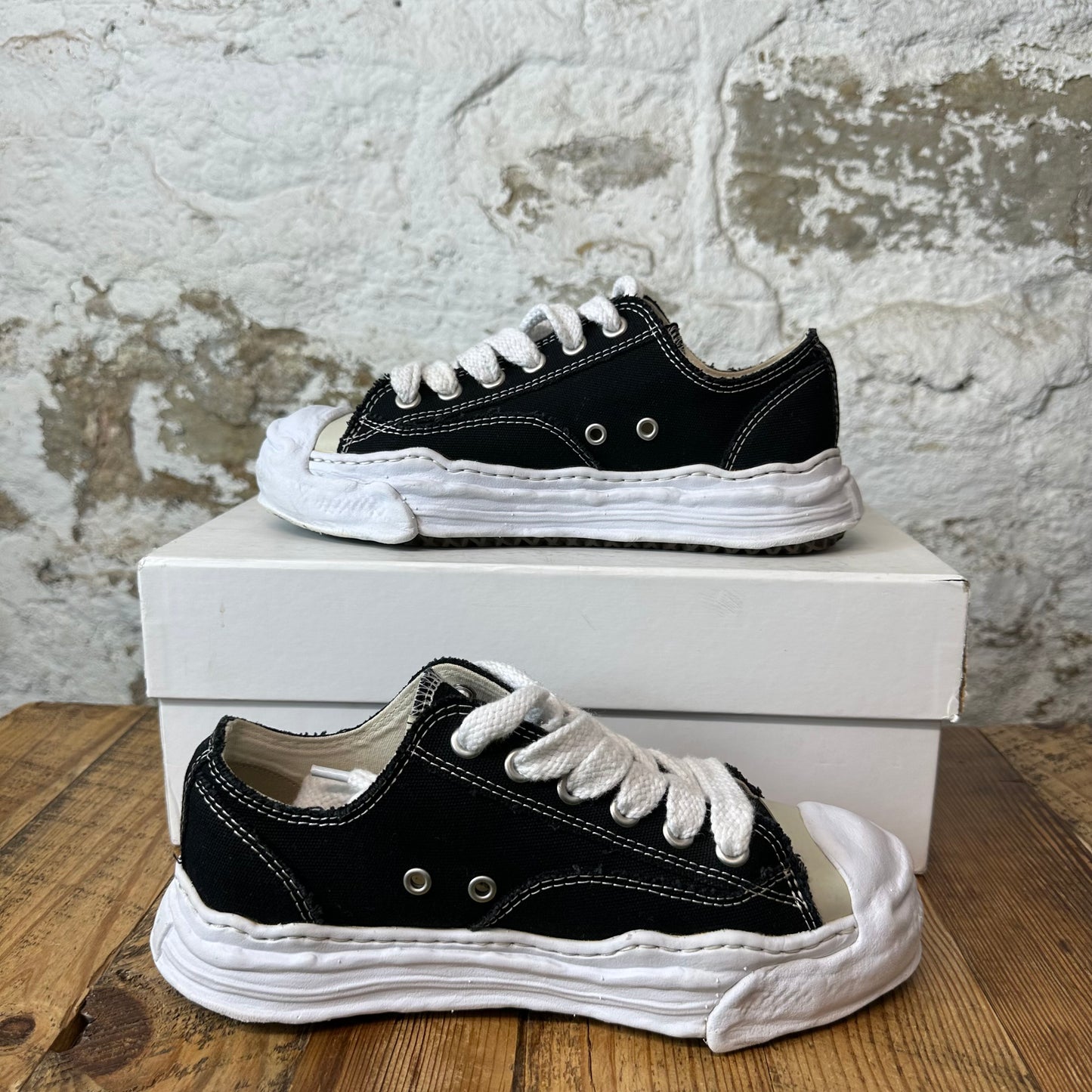 Maison Mihara Black White Hank Sneaker Sz 7 (40)