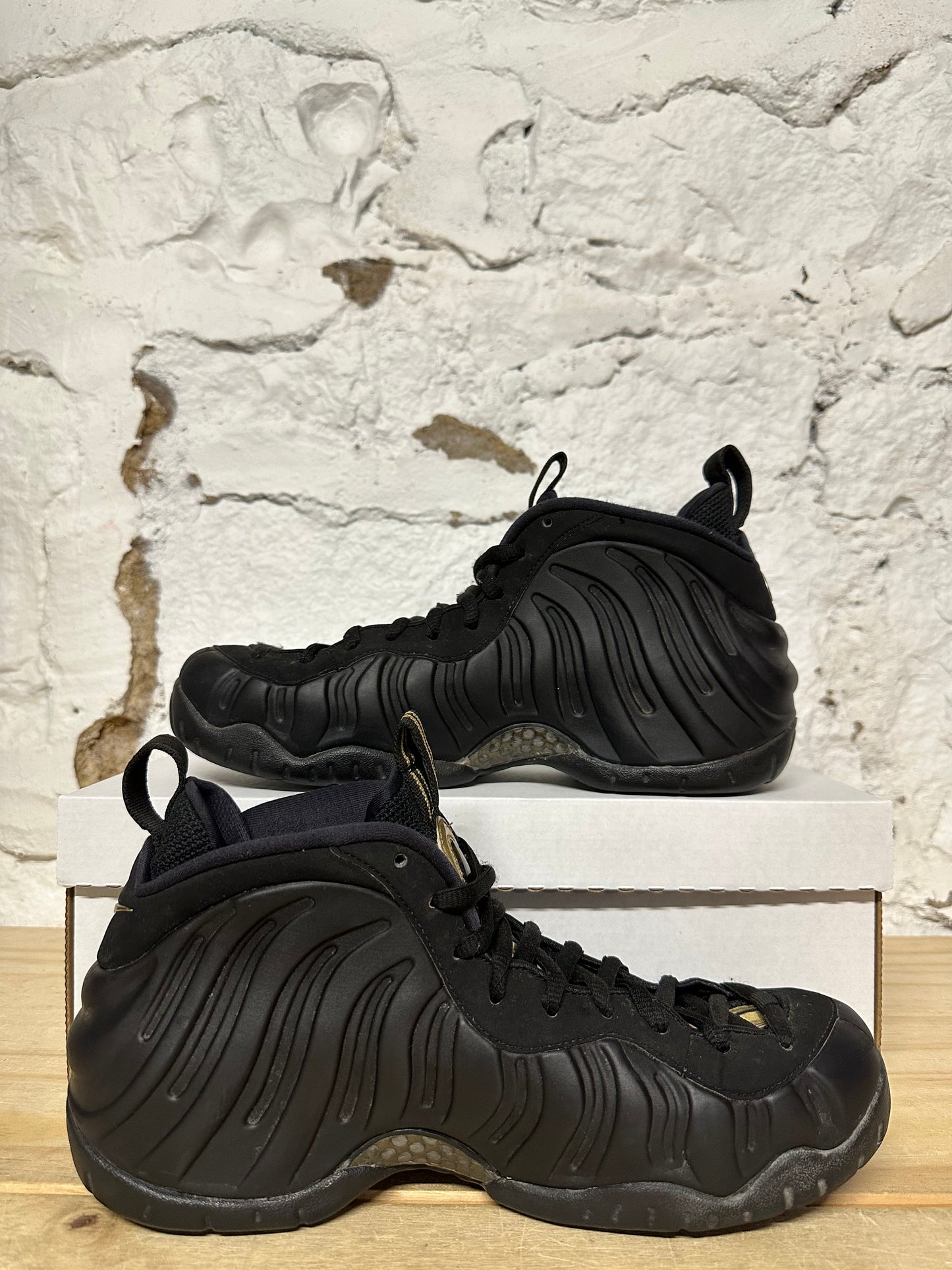 Nike Air Foamposite Pro Black Metallic Gold Sz 8.5
