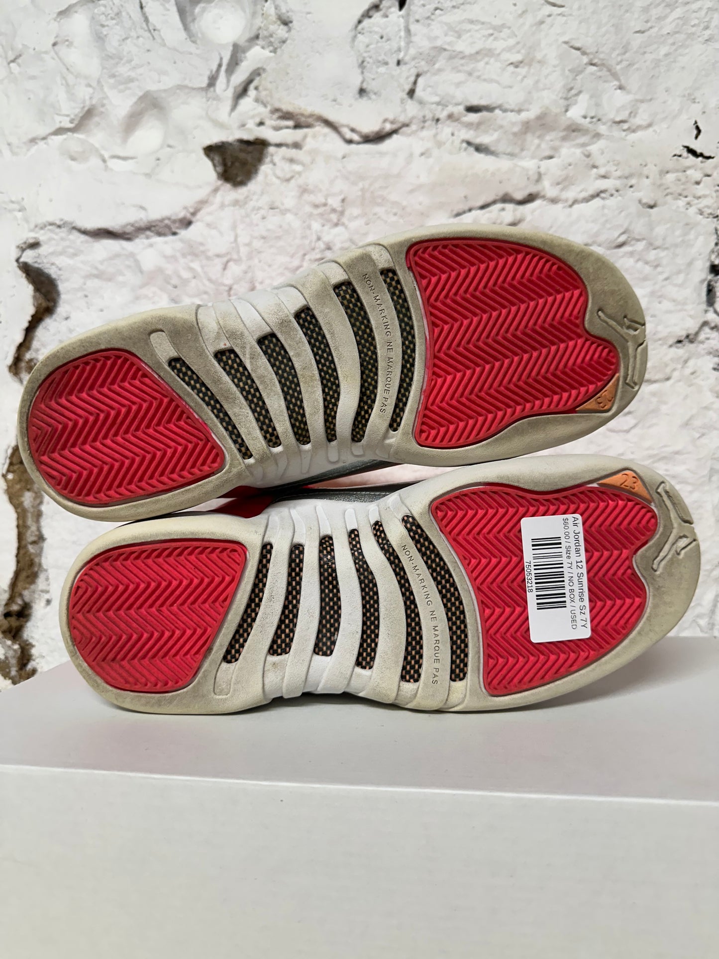 Air Jordan 12 Sunrise Sz 7Y