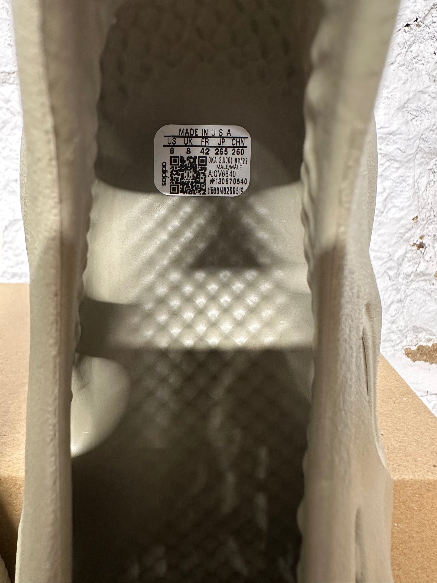 Yeezy Foam RNNR Stone Salt Sz 8 DS