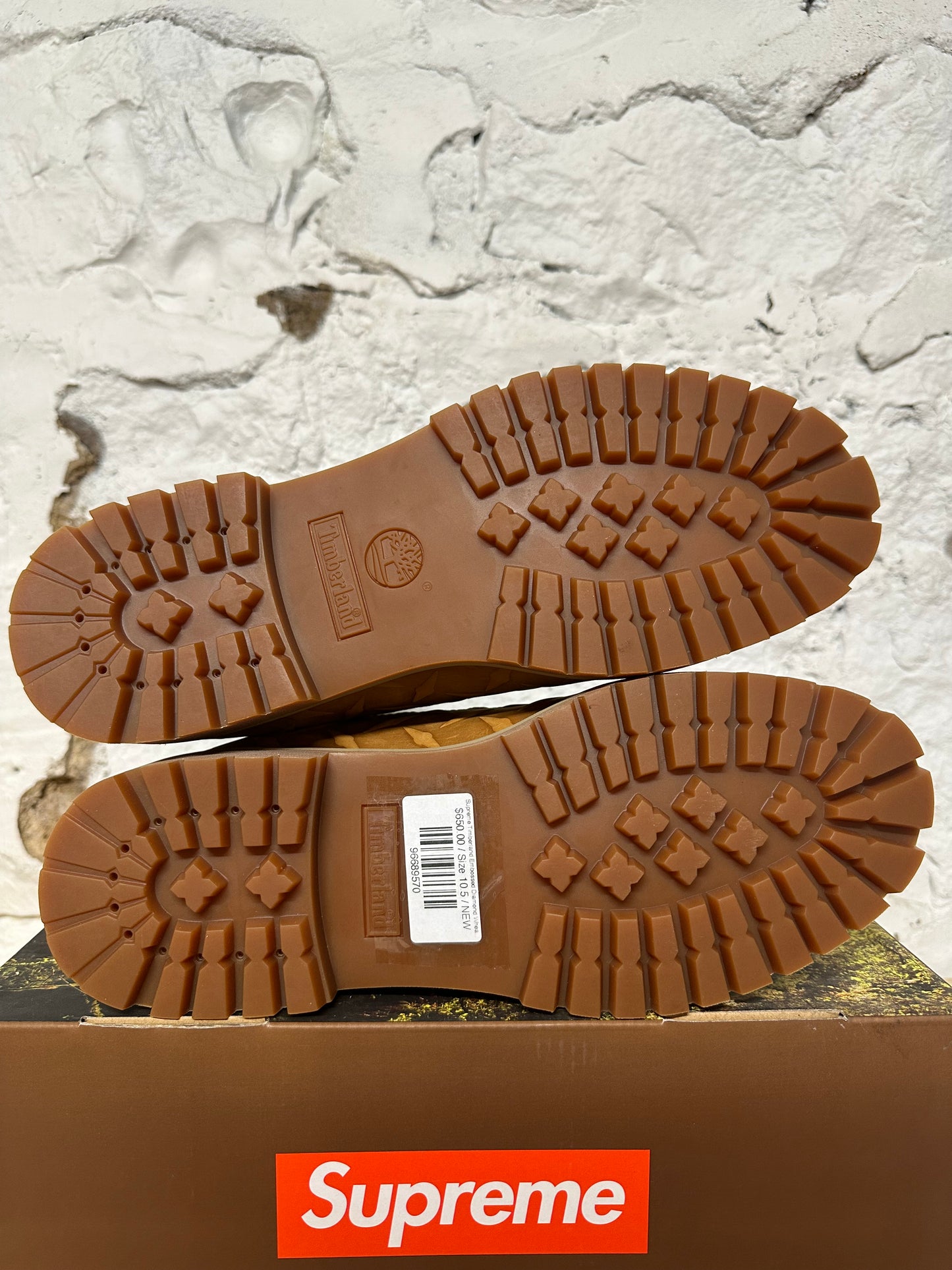 Supreme Timberland Embossed Diamond Wheat Sz 10.5 DS