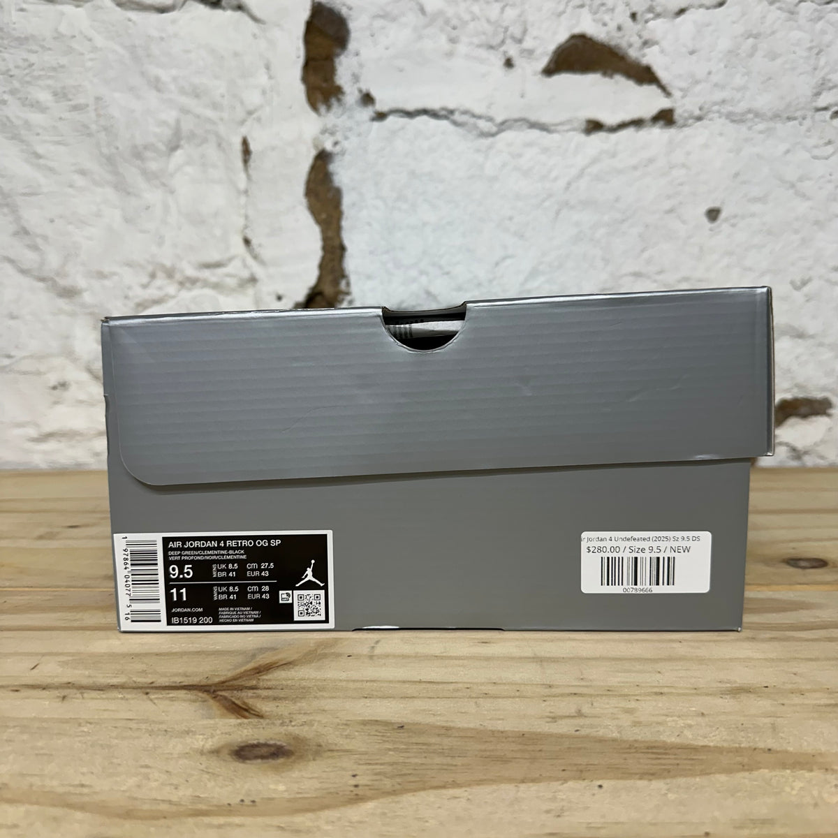 Air Jordan 4 Undefeated (2025) Sz 9.5 DS