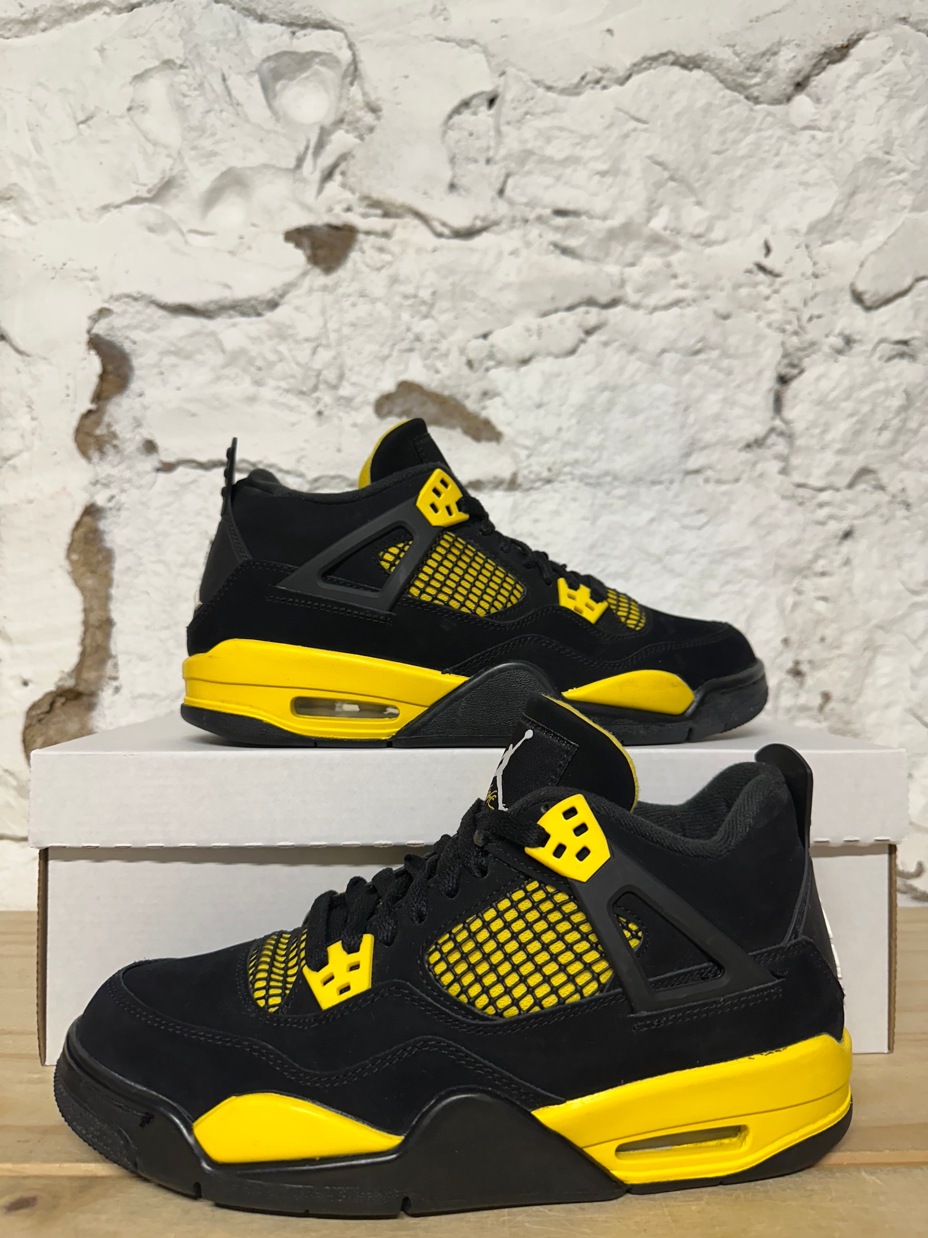 AIr Jordan 4 Thunder Sz 7Y