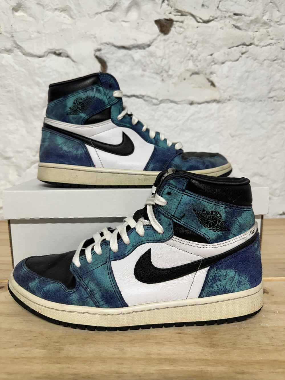 Air Jordan 1 High Tie Dye Sz 10.5 (12W)