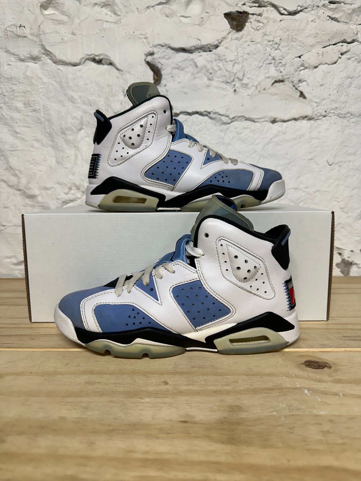Air Jordan 6 UNC White Sz 4Y