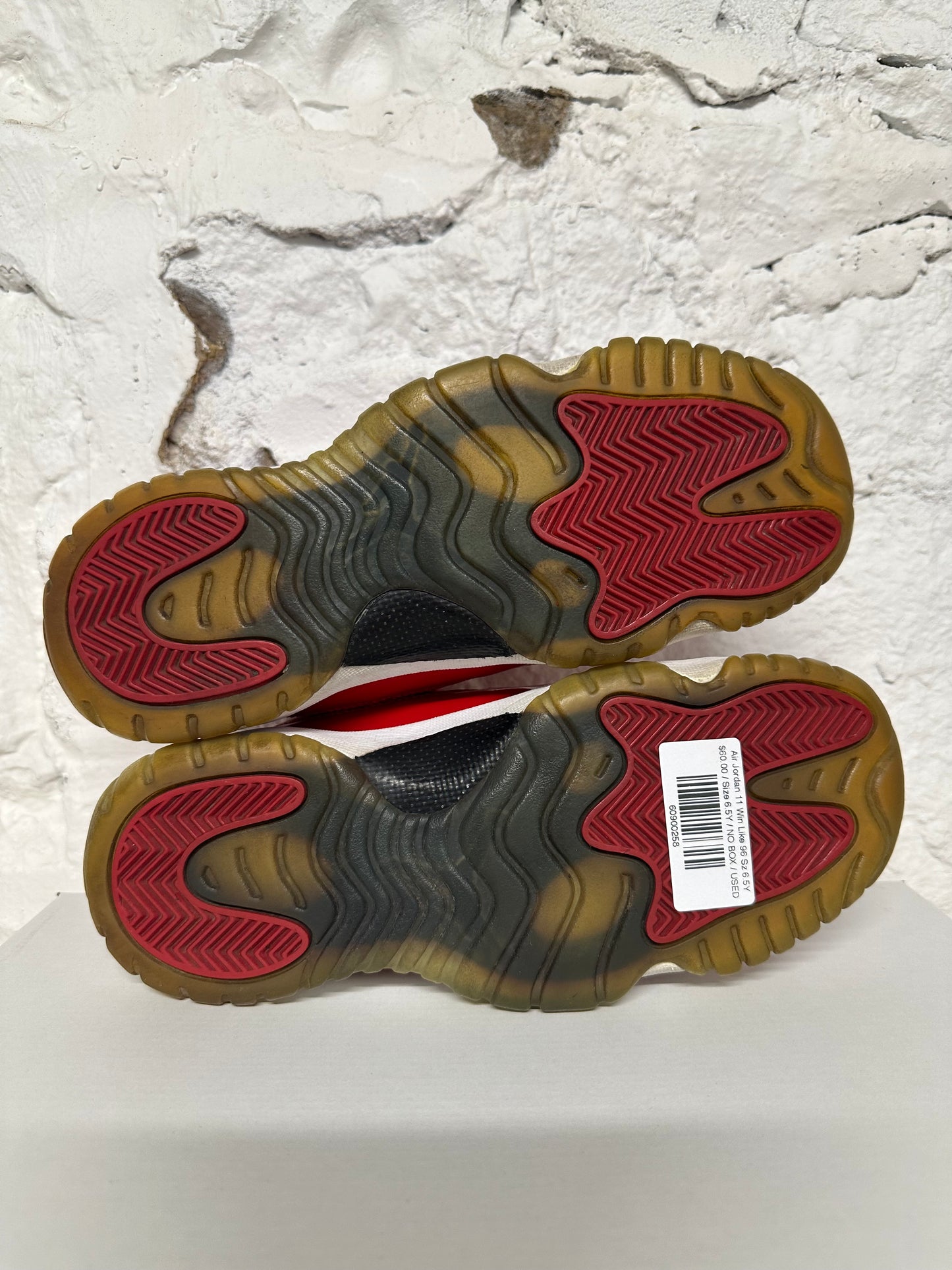 Air Jordan 11 Win Like 96 Sz 6.5Y