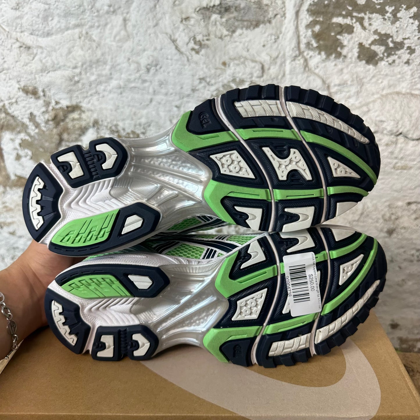 Asics Gel-Kayano Lime Midnight Sz 9.5 (11W)