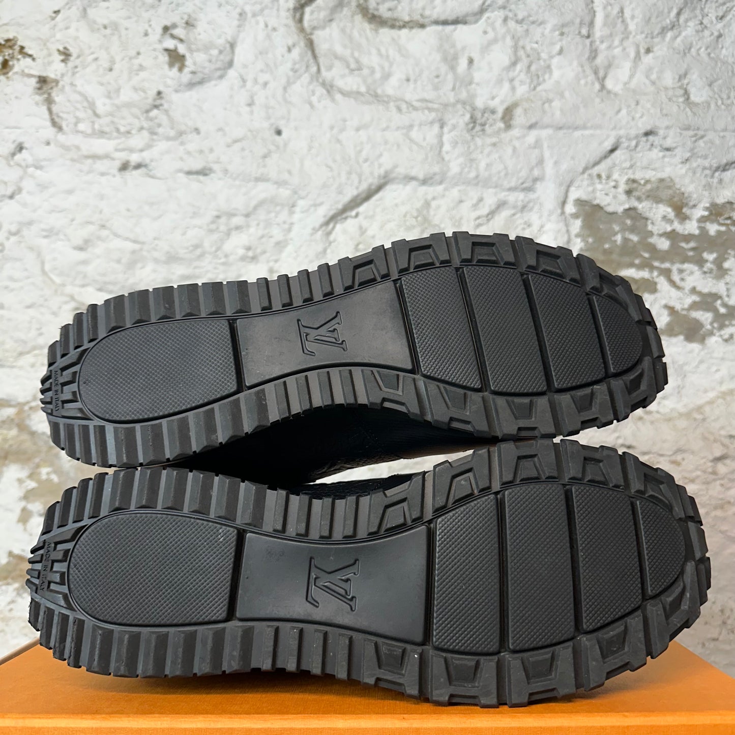 Louis Vuitton Triple Black Runaway Sneaker Sz 11.5 (10LV)