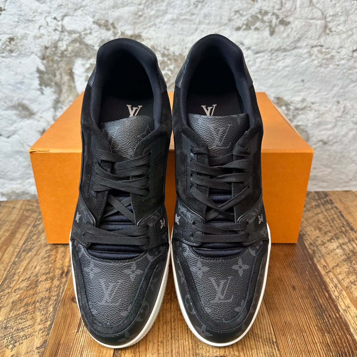 Louis Vuitton Damier Graphite Trainer Sz 11.5 (10LV)