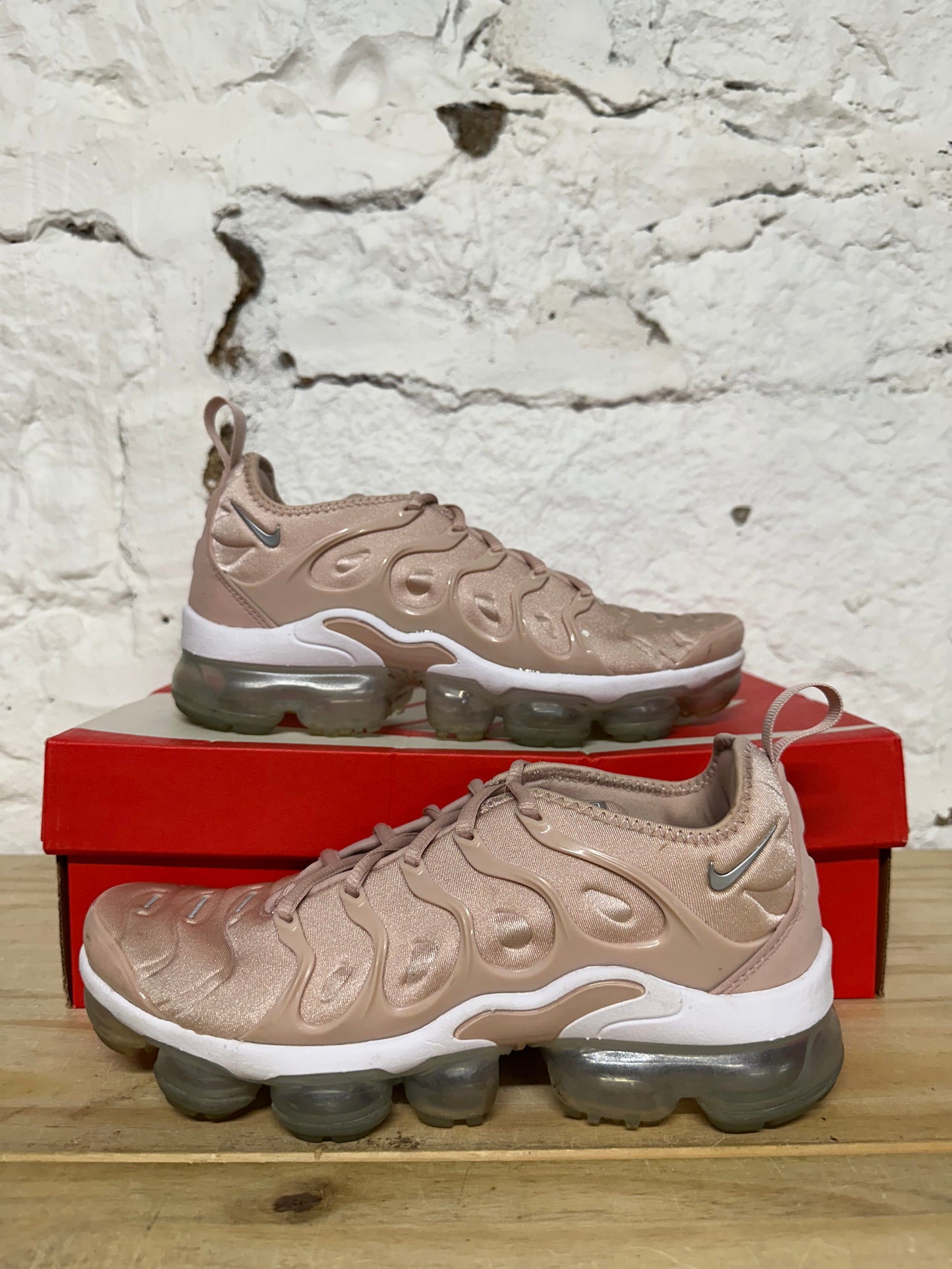 Nike Air VaporMax Plus Pink Oxford Sz 5.5 (7W)