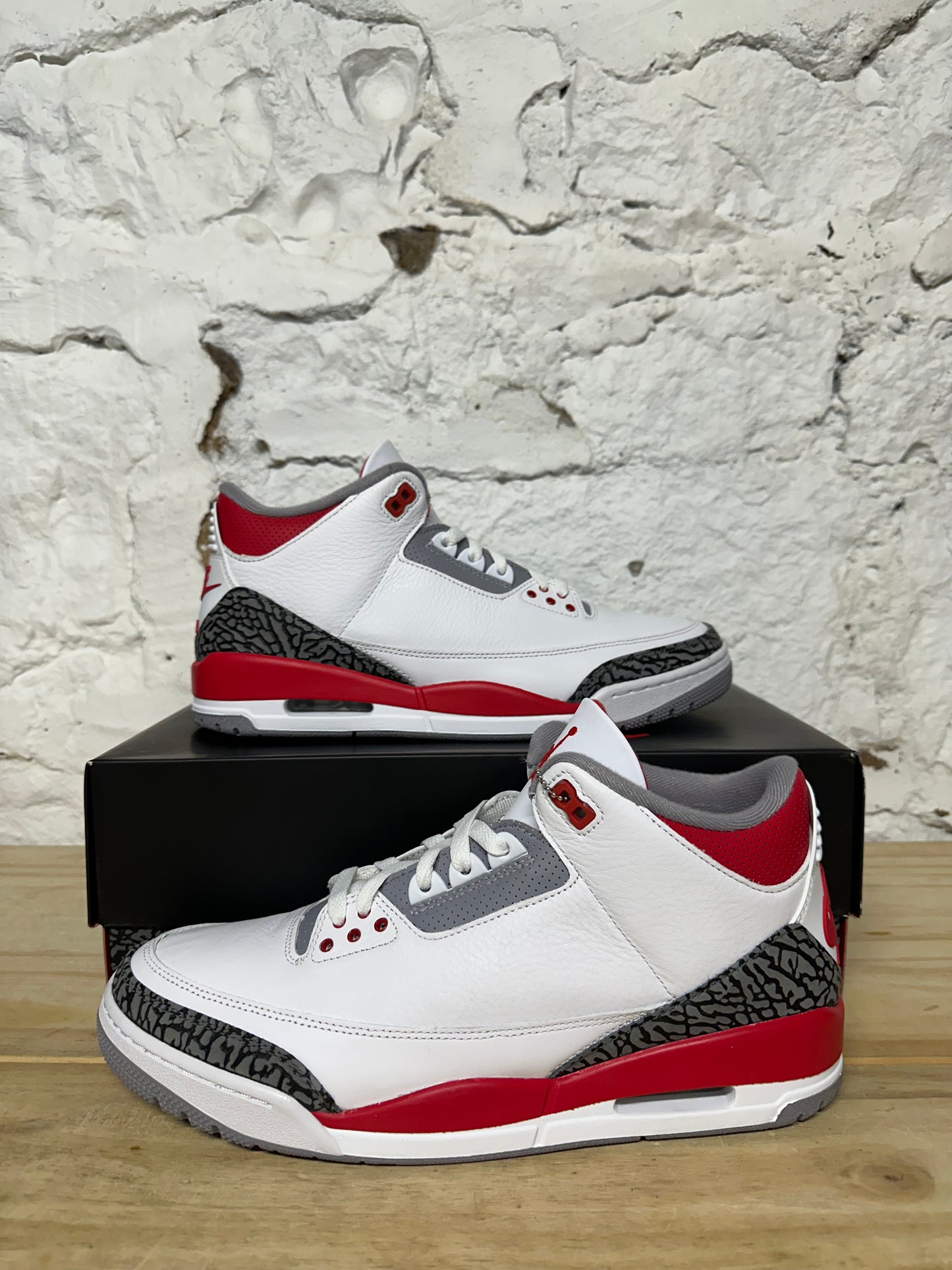 Air Jordan 3 Fire Red Sz 11.5 DS
