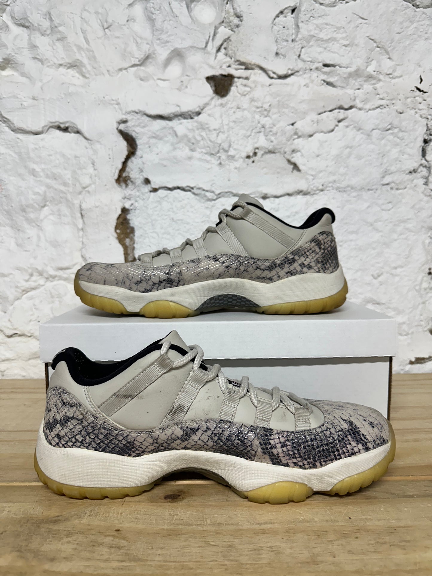 Air Jordan 11 Low Bone Snakeskin Sz 10