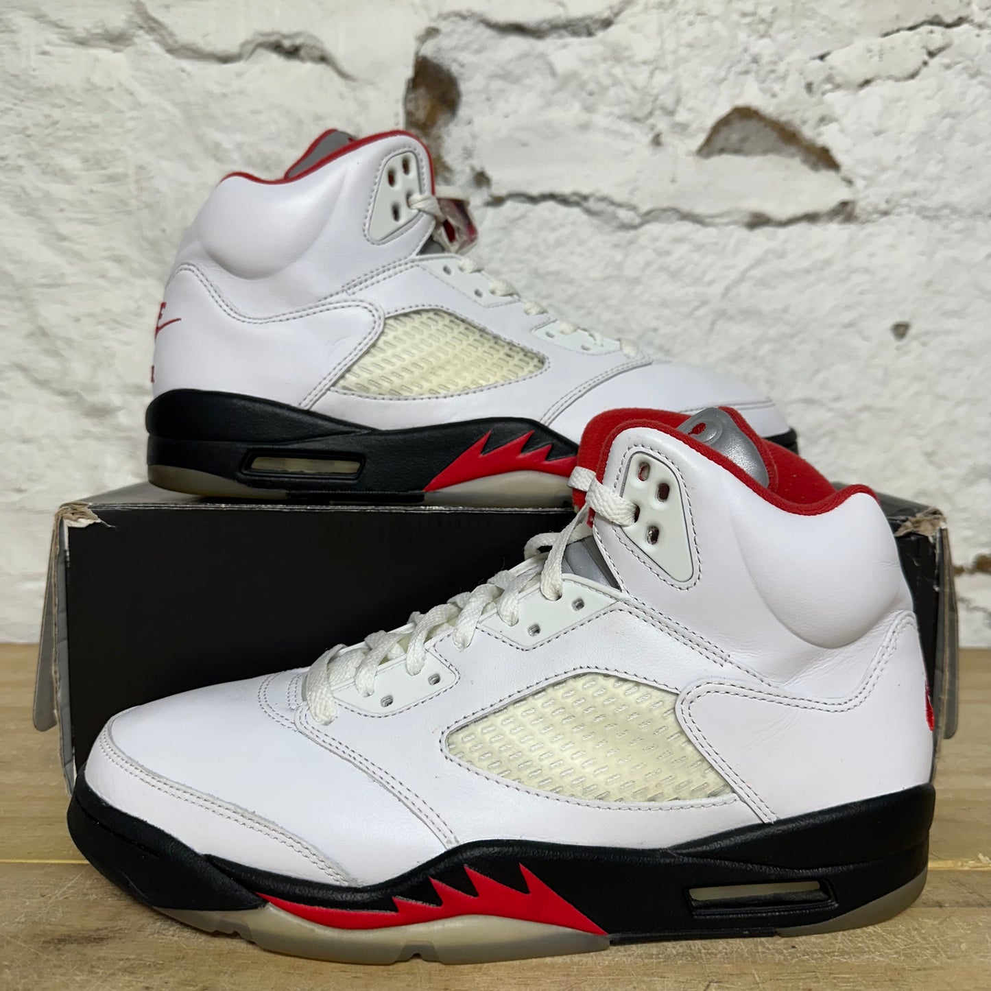Air Jordan 5 Fire Red Silver Tongue (2020) Sz 10