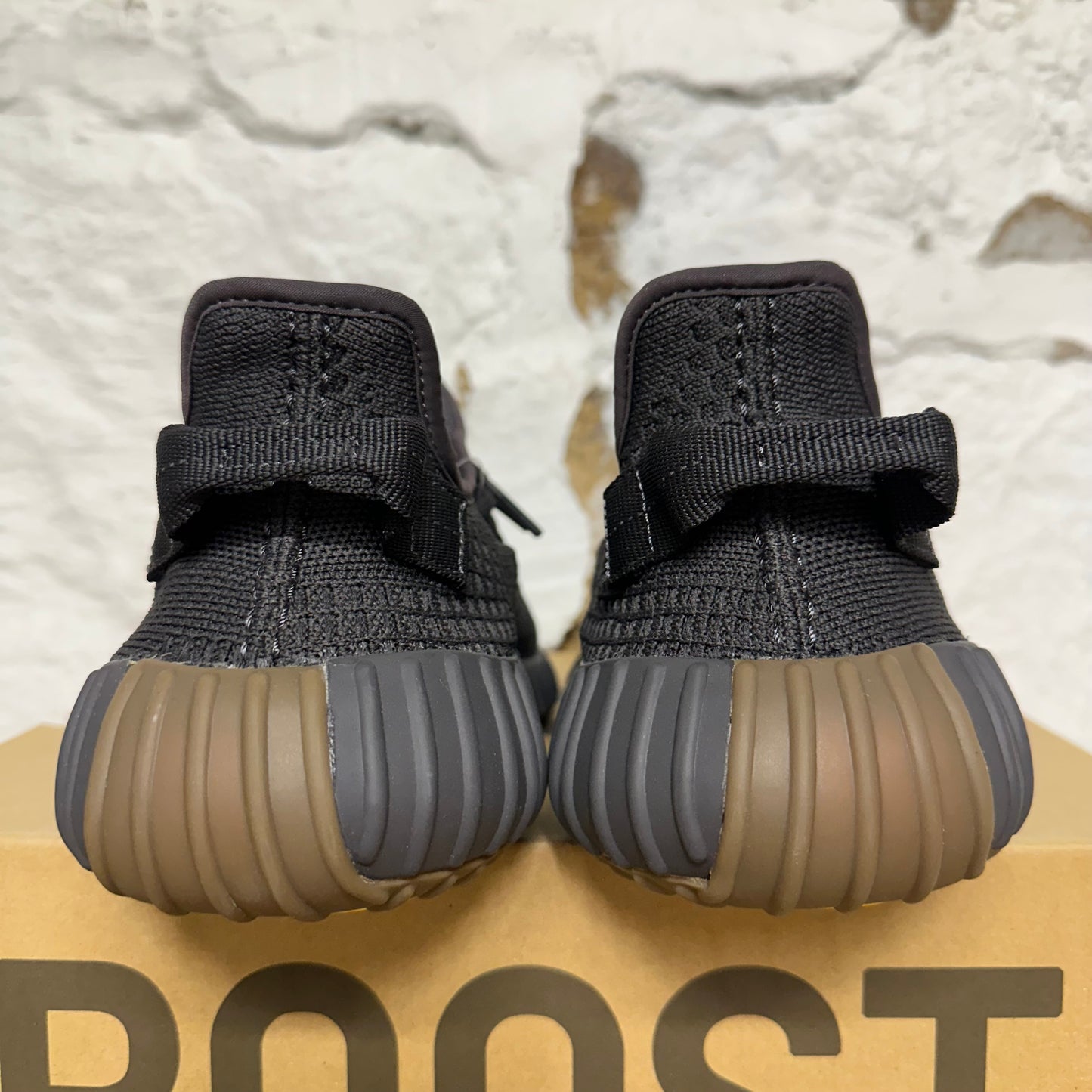 Yeezy 350 V2 Cinder Sz 10.5 DS