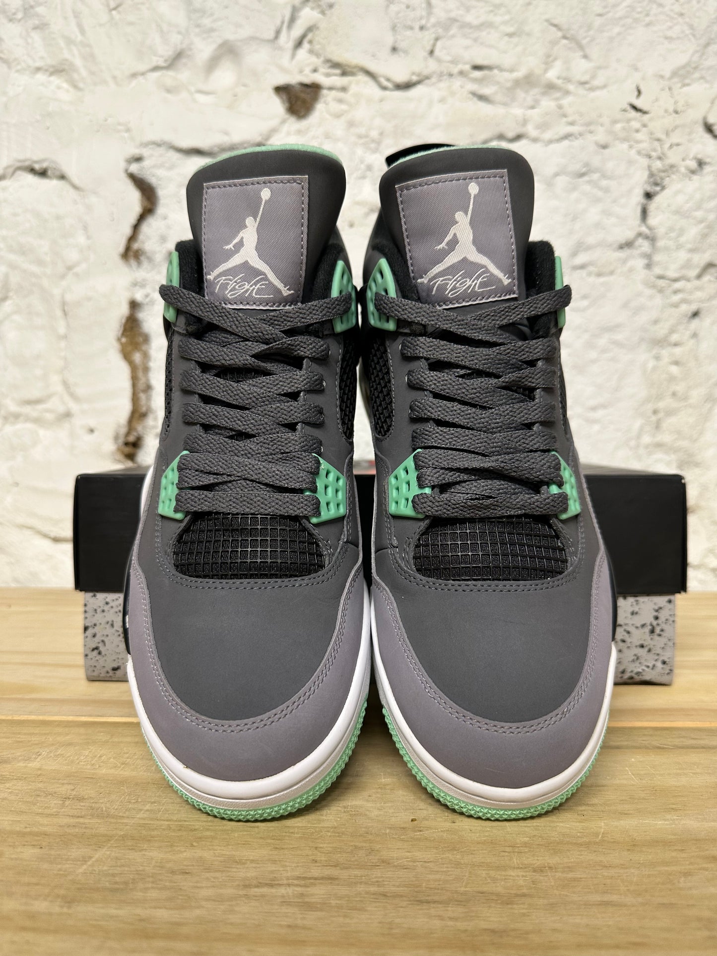 Air Jordan 4 Green Glow Sz 10.5