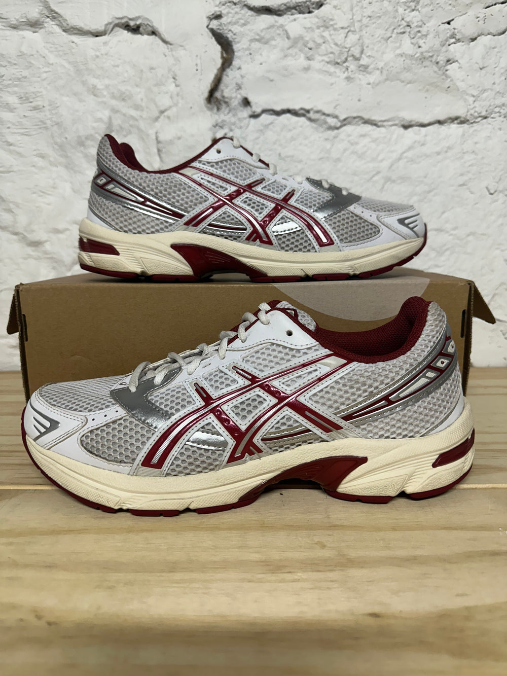 Asics Gel-1130 White Red Dahlia Sz 8.5
