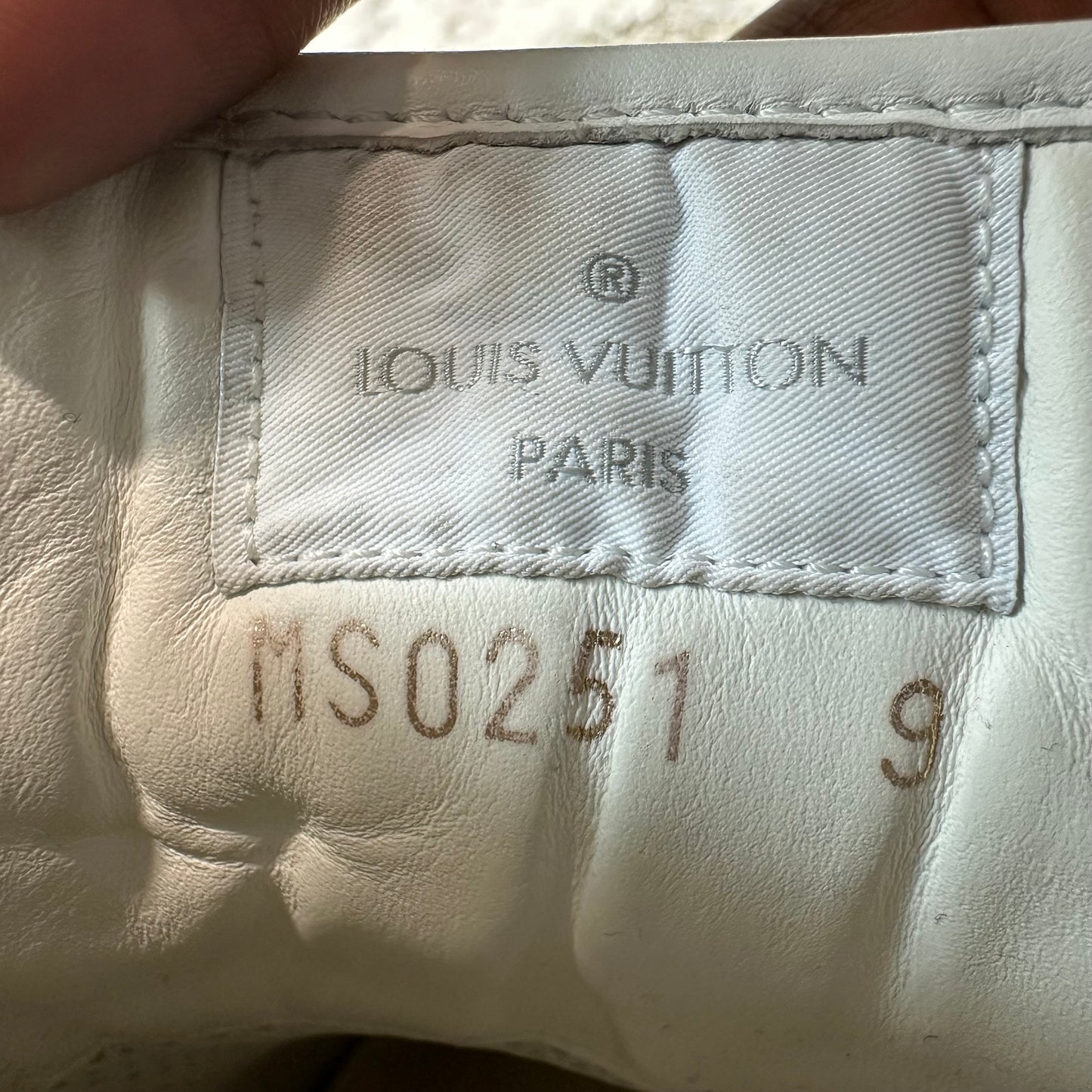 Louis Vuitton Gray White Runaway Sneaker Sz 10.5 (9LV) No Box