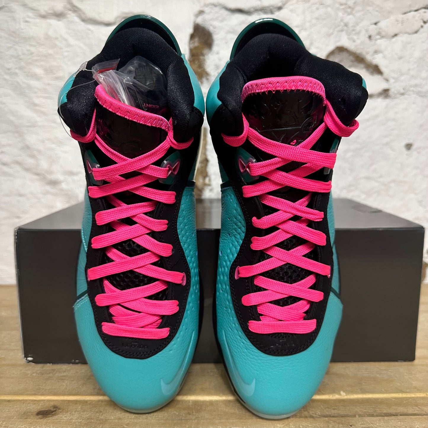 Nike LeBron 8 South Beach Sz 9 DS