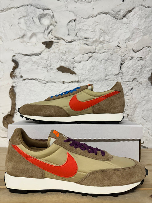 Nike Daybreak Vegas Gold Sz 12