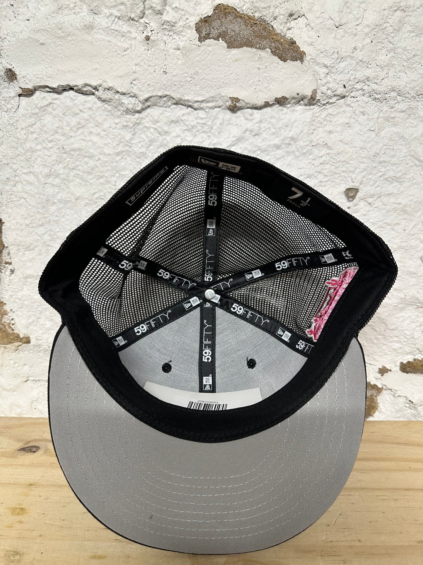 Supreme Summer Season Fitted Black Sz 7.5