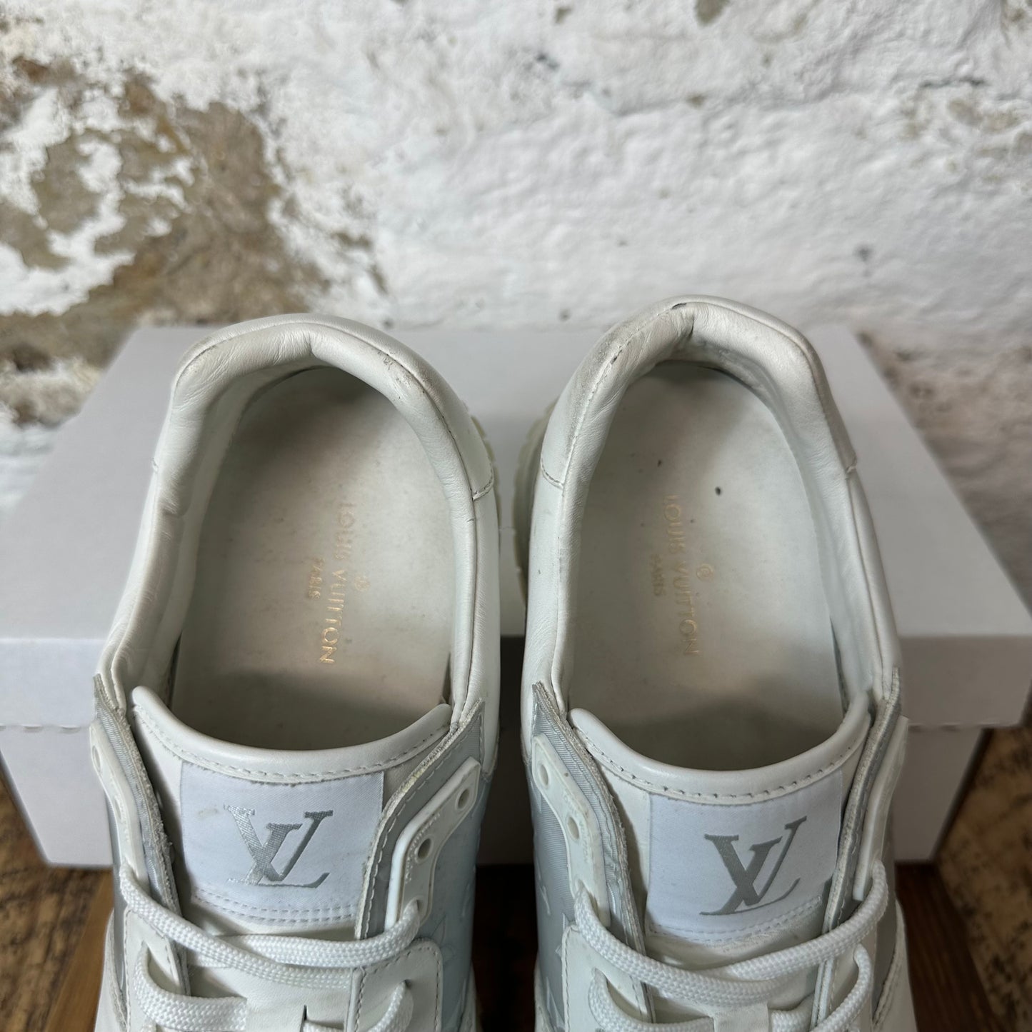 Louis Vuitton Gray White Runaway Sneaker Sz 10.5 (9LV) No Box
