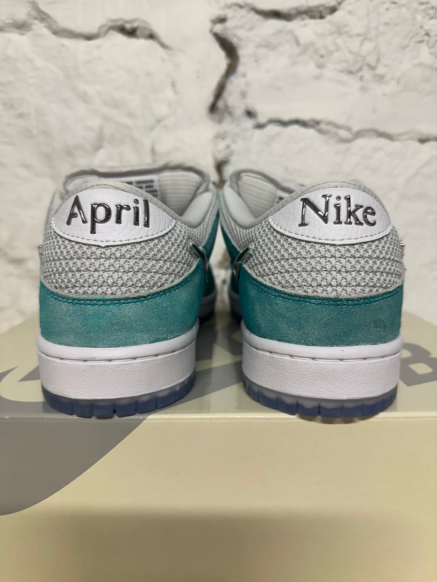Nike SB Dunk Low April Turbo Green Sz 9 DS
