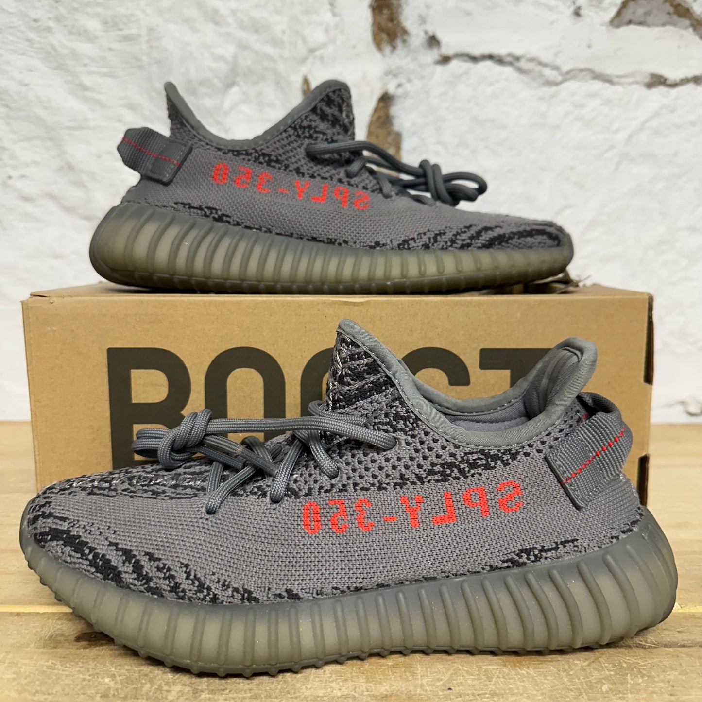 Yeezy 350 V2 Beluga 2.0 Sz 5
