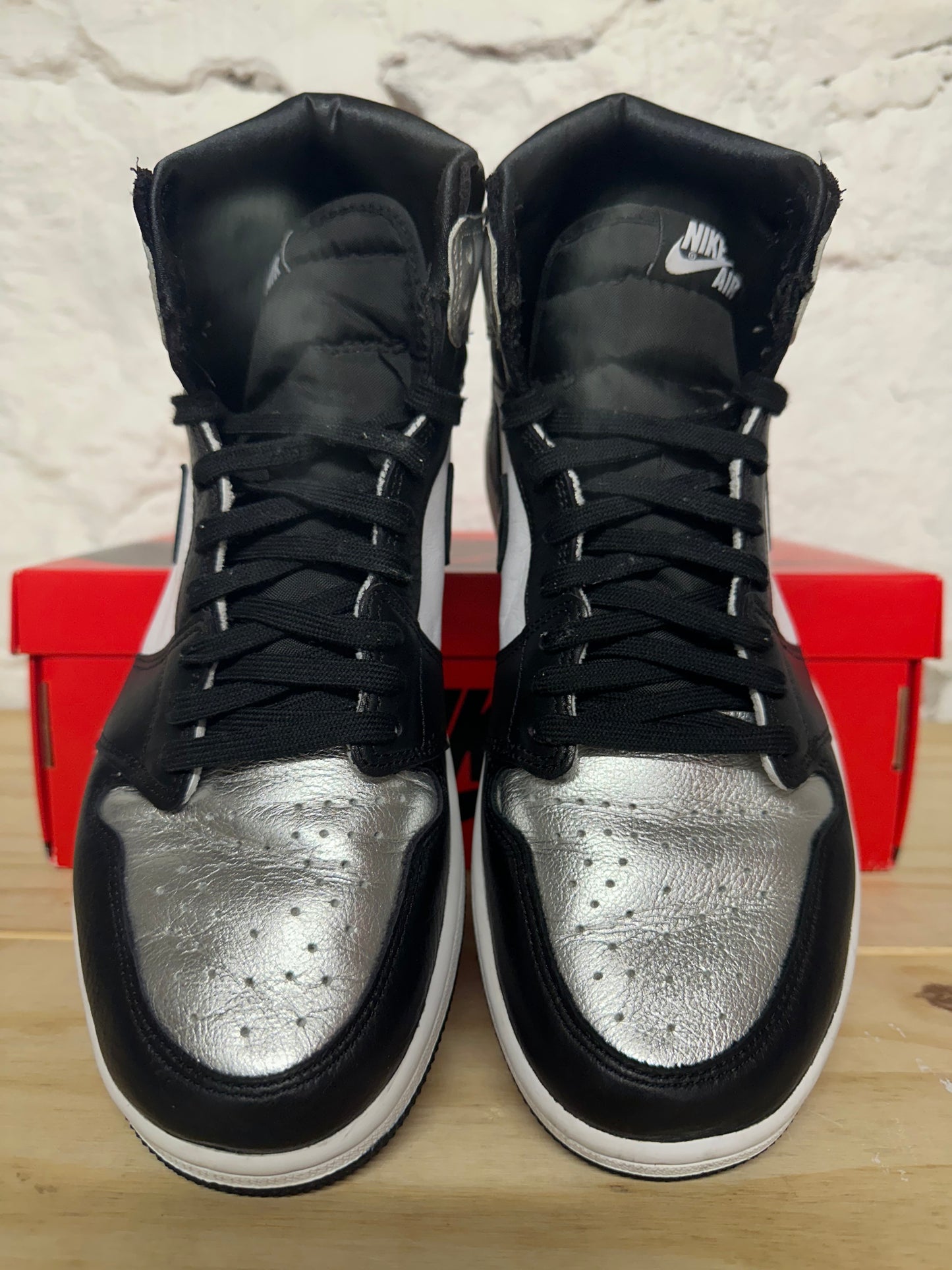 Air Jordan 1 High Silver Toe Sz 9.5 (11W)