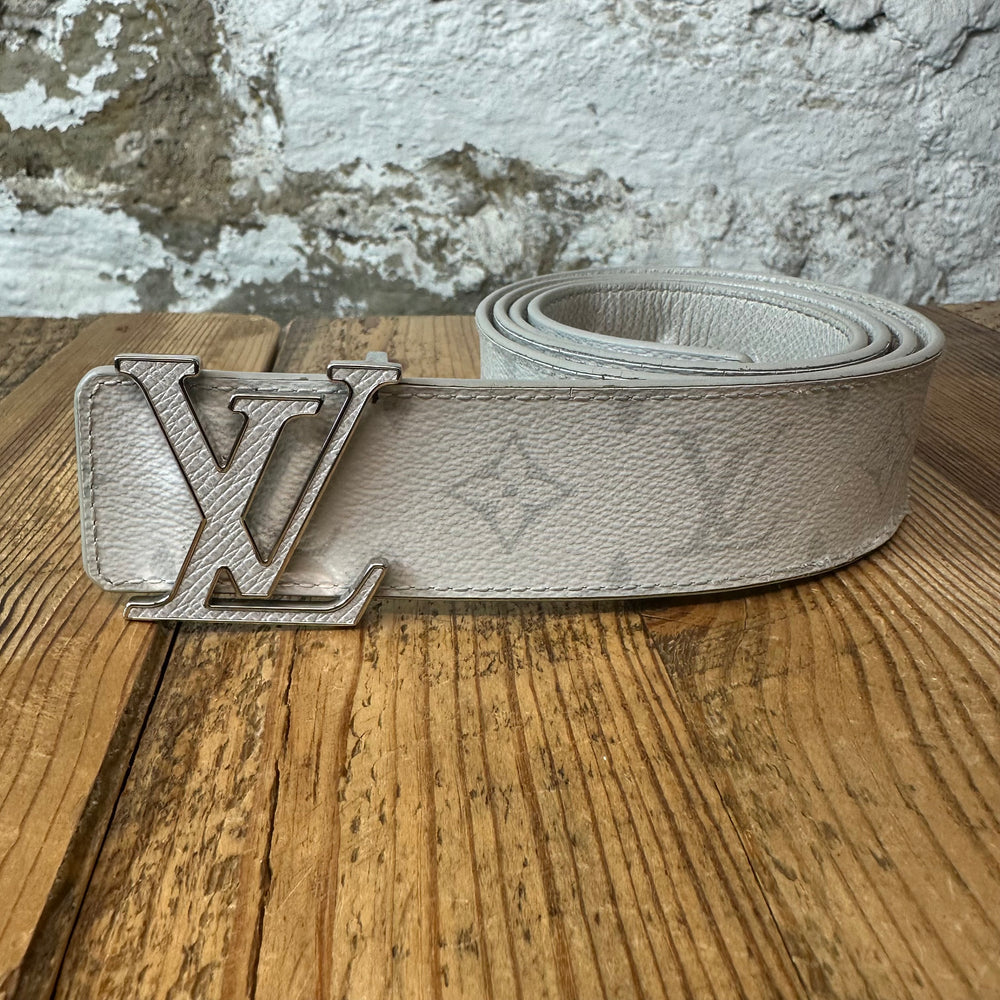 Louis Vuitton Taiga Monogram Belt Sz (100/40)