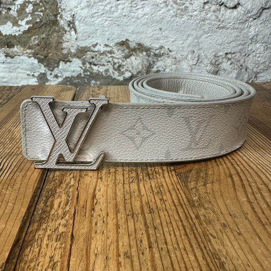 Louis Vuitton Taiga Monogram Belt Sz (100/40)