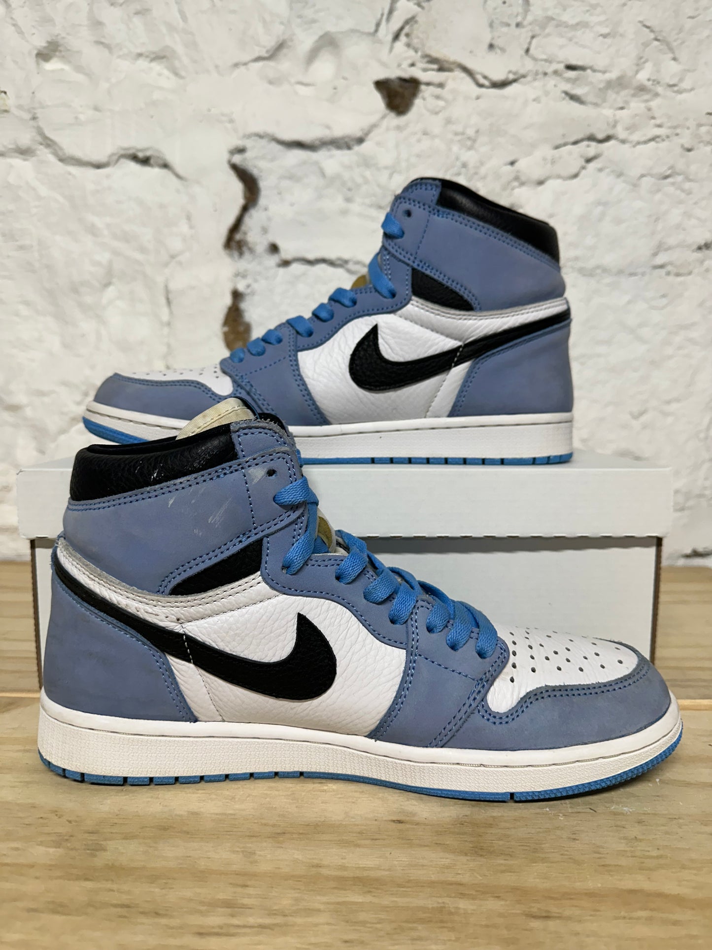 Air Jordan 1 High University Blue Sz 10