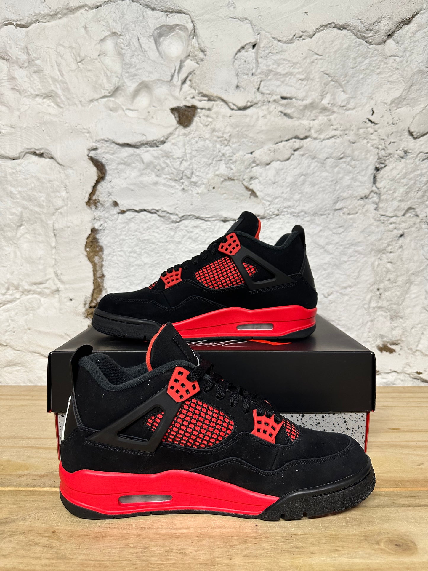 Air Jordan 4 Red Thunder Sz 9 DS