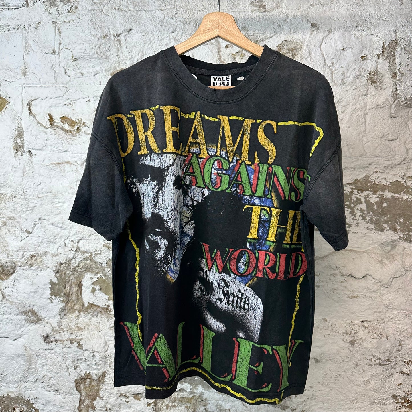 Vale Dream Vs World Black T-shirt